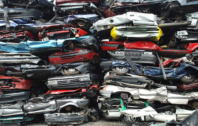 【兩會(huì)說(shuō)】&ldquo;報(bào)廢不如賣(mài)廢品&rdquo;將成汽車(chē)歷史?