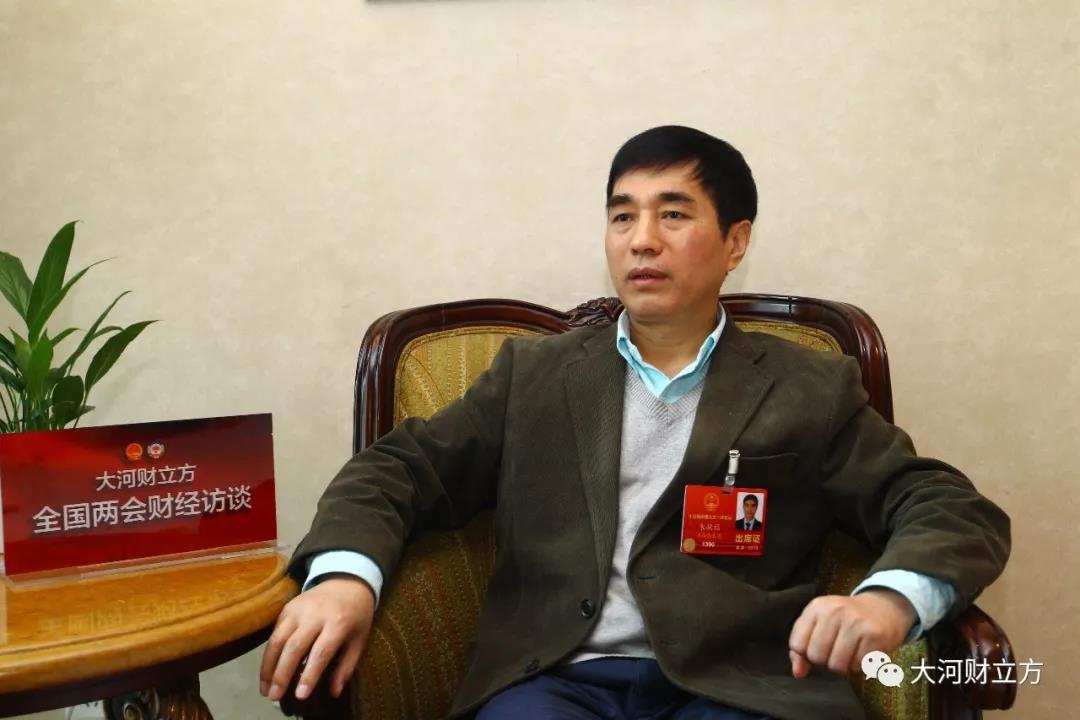 兩會|鮮易網CEO朱獻福：用“冬蟲夏草”的生態思維構建生鮮產業互聯網平臺 title=